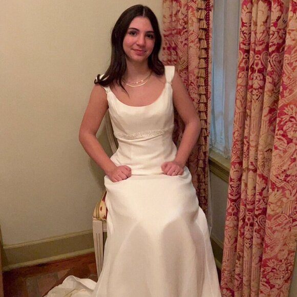 David's Bridal Galina Ivory Chiffon Empire Waist Bridal Gown Minimalist Modern - Picture 5 of 15